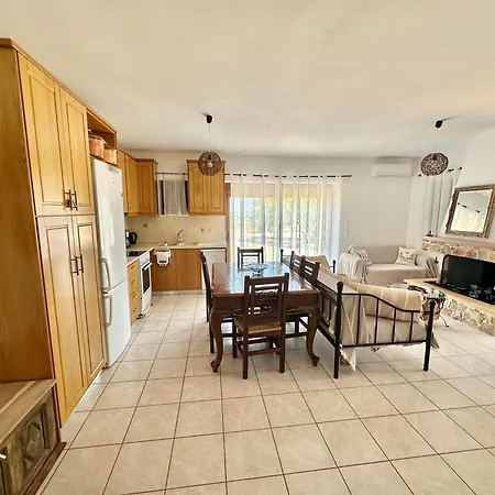 Althaea Μονεμβασιά