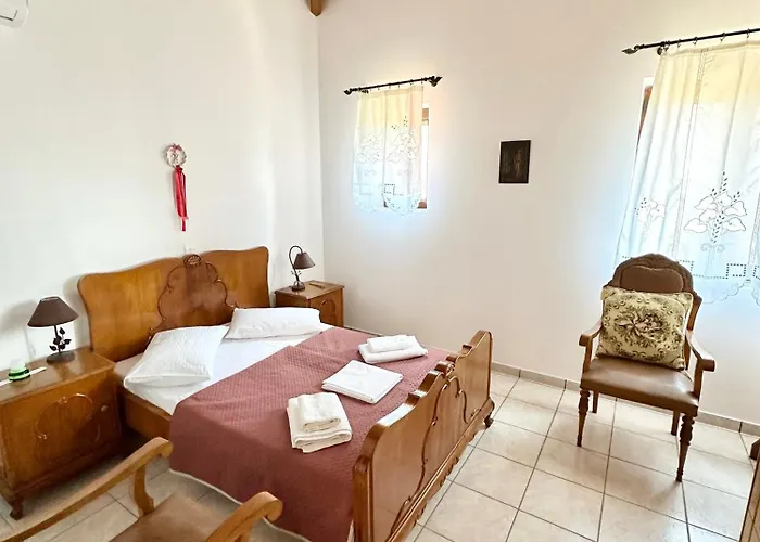 펜션 Althaea 모넴바시아