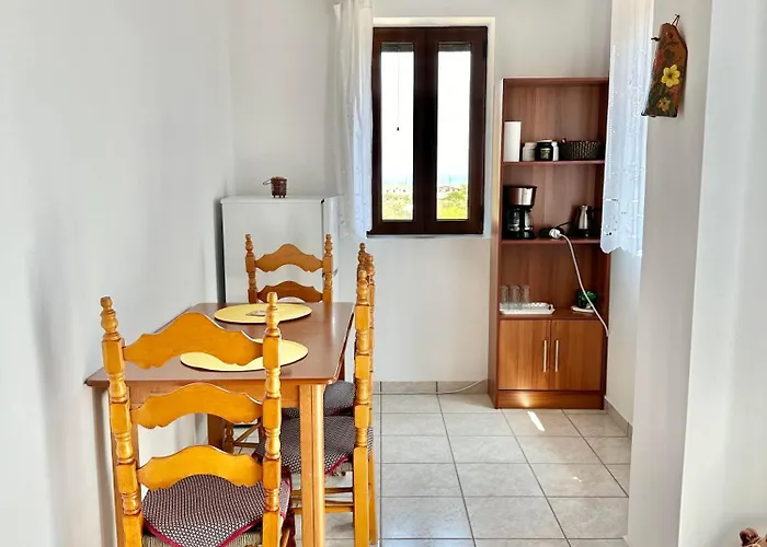 Althaea * モネンバシア